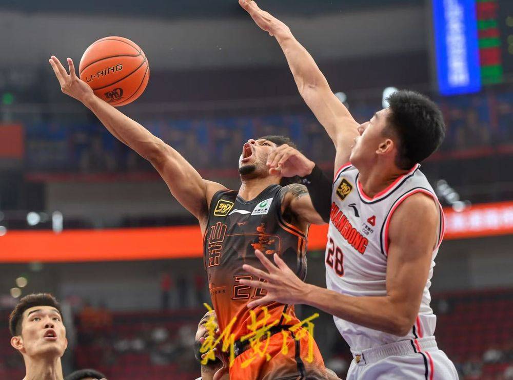 广东队主场告捷,扩大优势领先对手的简单介绍 广东队主场告捷,扩大优势领先对手的简单介绍