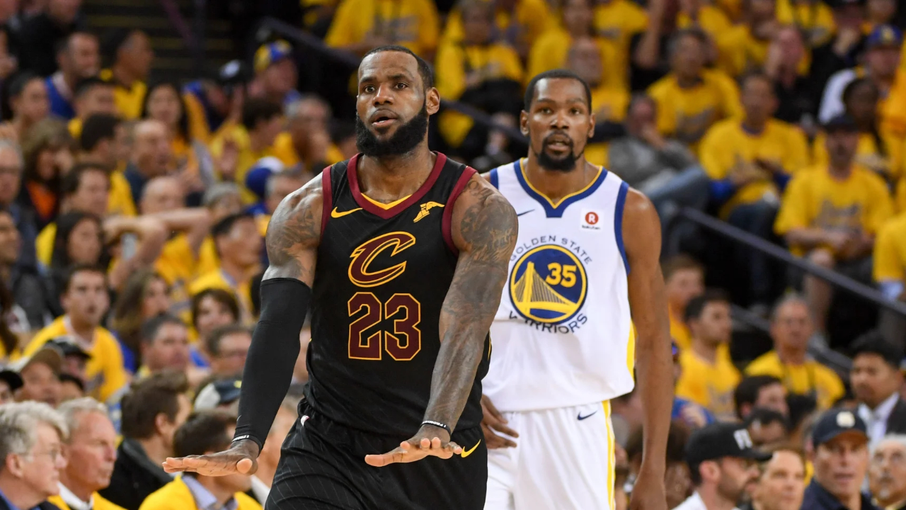 NBA总决赛胜负将见分晓,球迷聚焦 NBA总决赛胜负将见分晓,球迷聚焦