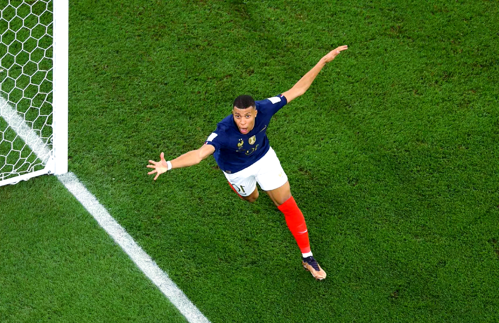 法国主场大胜阿尔巴尼亚,姆巴佩破荒 法国主场大胜阿尔巴尼亚,姆巴佩破荒