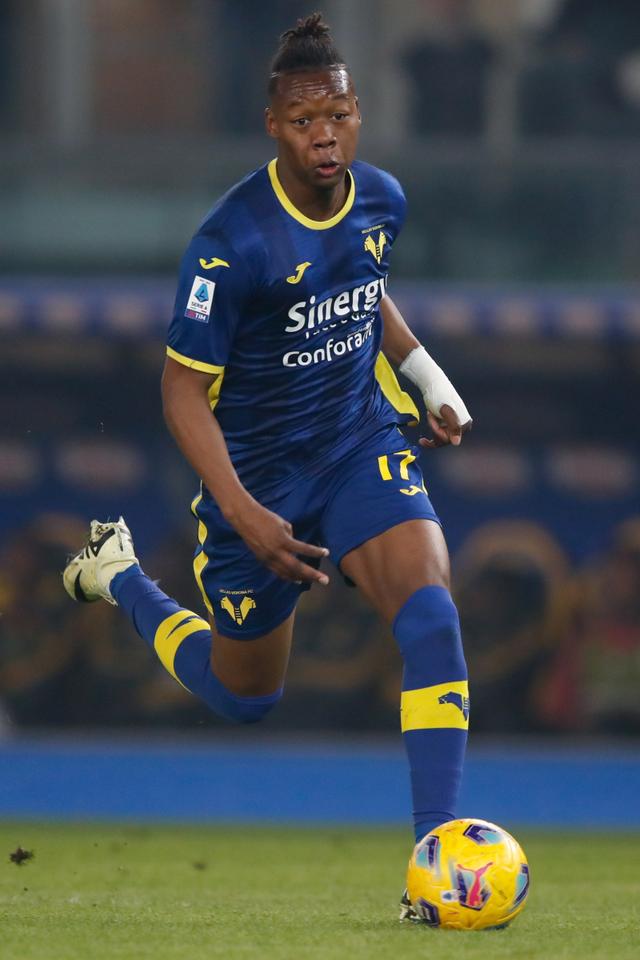 包含维罗纳主场大胜萨索洛,积分榜上涨至第七的词条 包含维罗纳主场大胜萨索洛,积分榜上涨至第七的词条