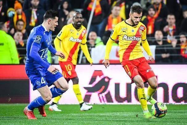 弗赖堡年轻球员被誉为新一代足球天才