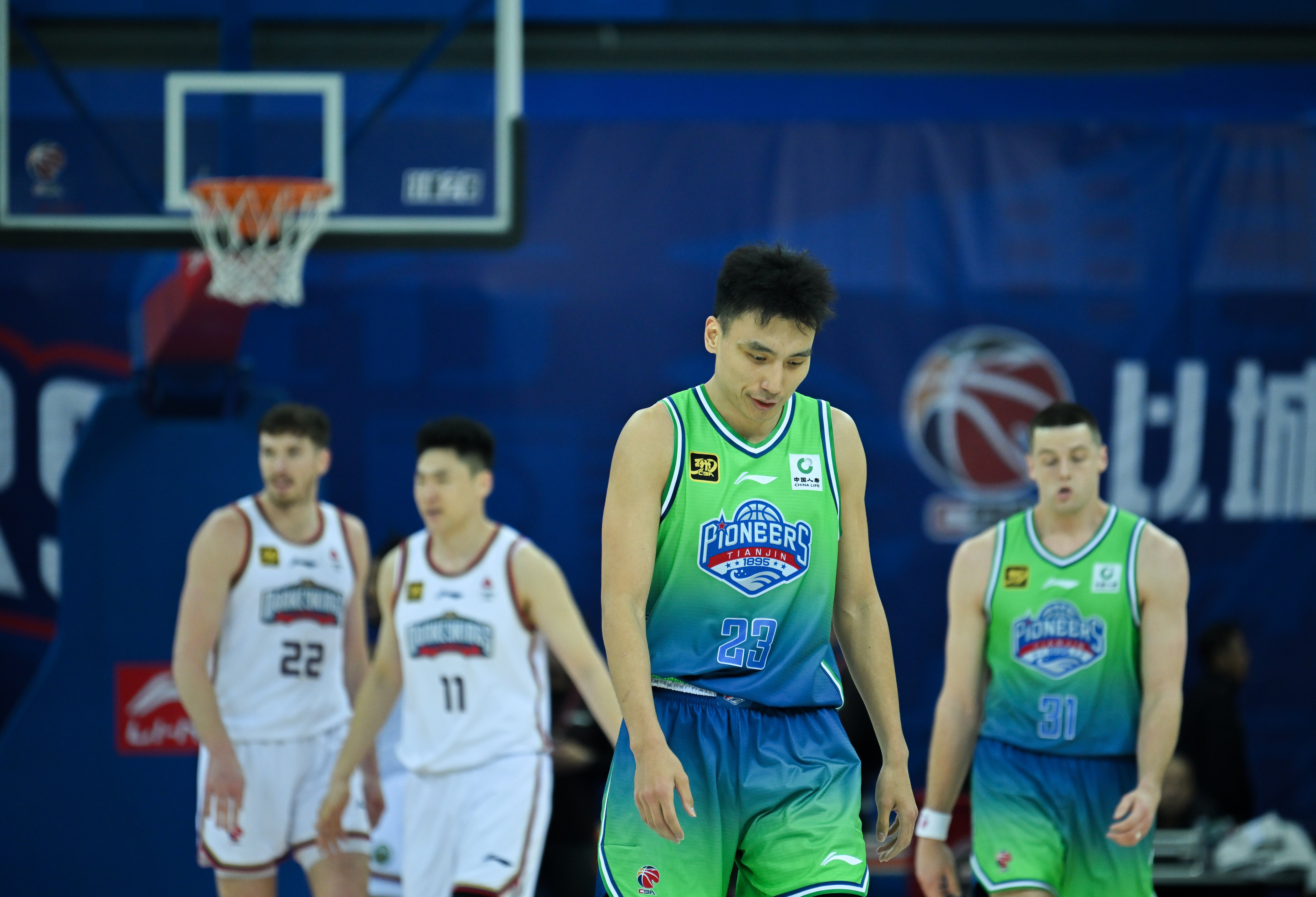 防疫措施完善，CBA各赛区对阵赛事秩序井然的简单介绍