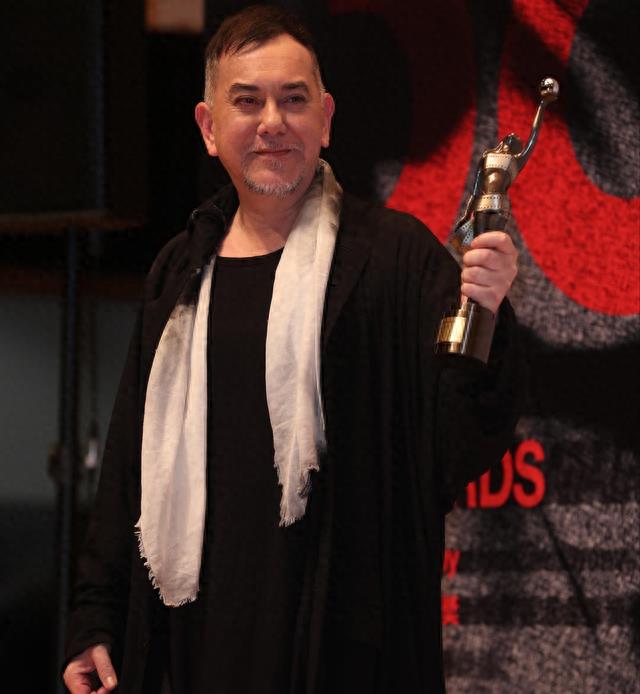 开云体育APP下载-新秀一战成名狂砍高分，直指巨星宝座的简单介绍