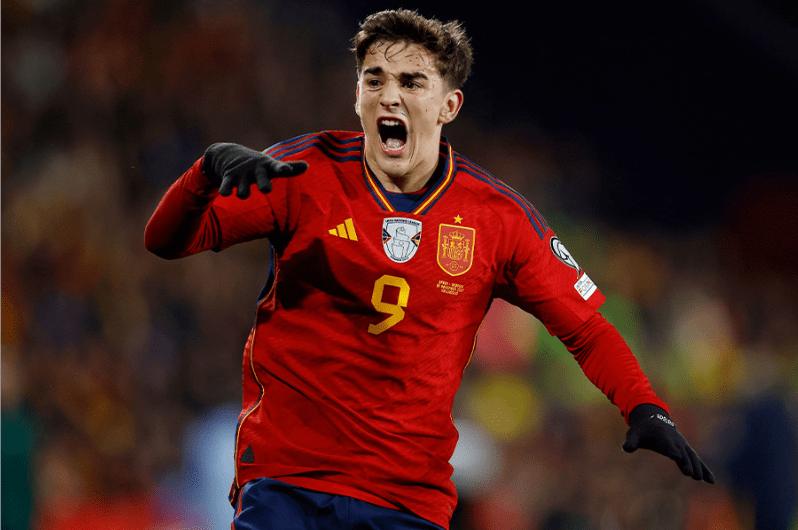 巴塞罗那中场回归,球队战力再添利器 巴塞罗那中场回归,球队战力再添利器