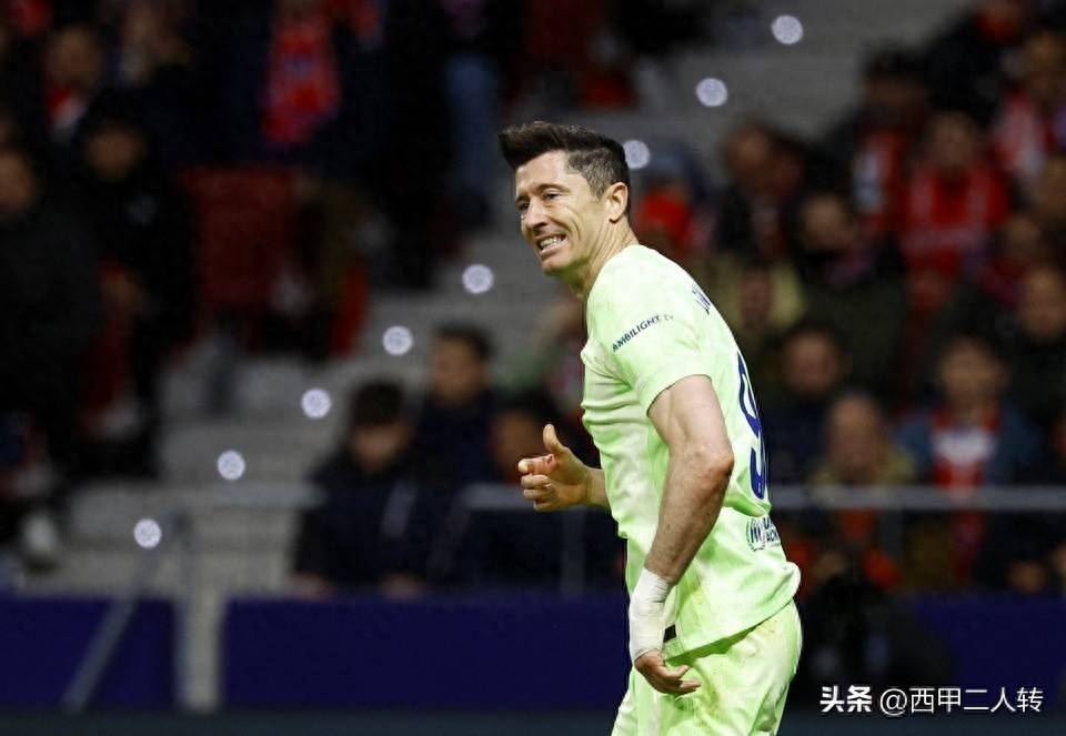 利物浦球迷关注莱万多夫斯基创造神奇记录 利物浦球迷关注莱万多夫斯基创造神奇记录