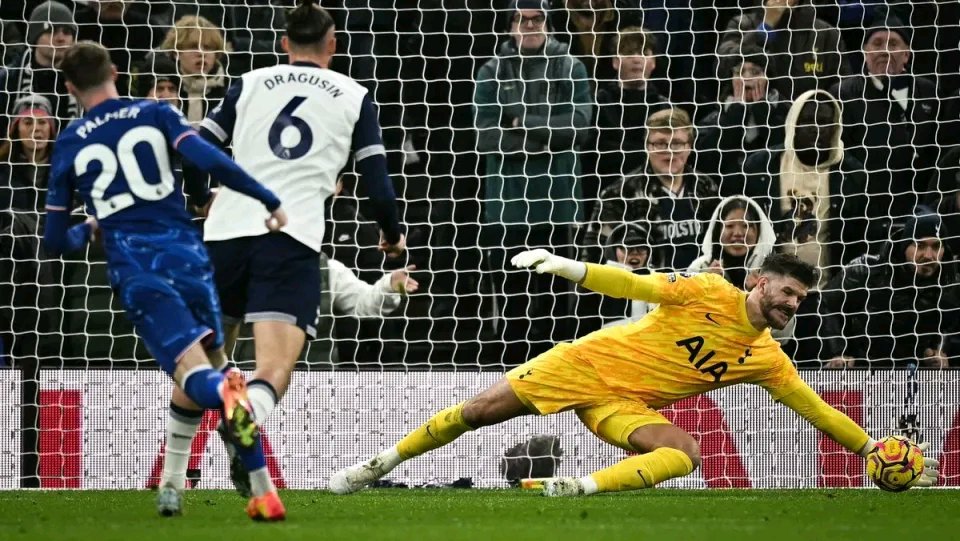 热刺后防表现不佳，惨遭逆转败局的简单介绍