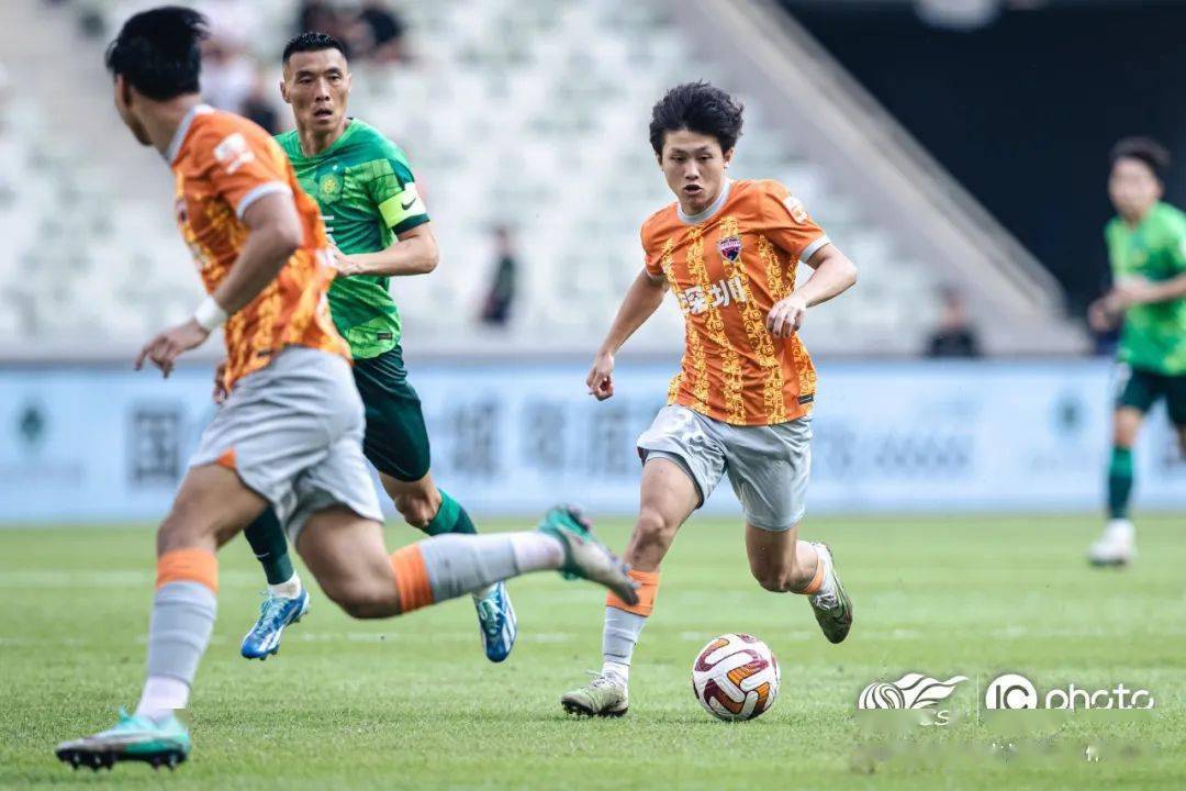 赛季收官阶段,球队积分竞争激烈的简单介绍 赛季收官阶段,球队积分竞争激烈的简单介绍