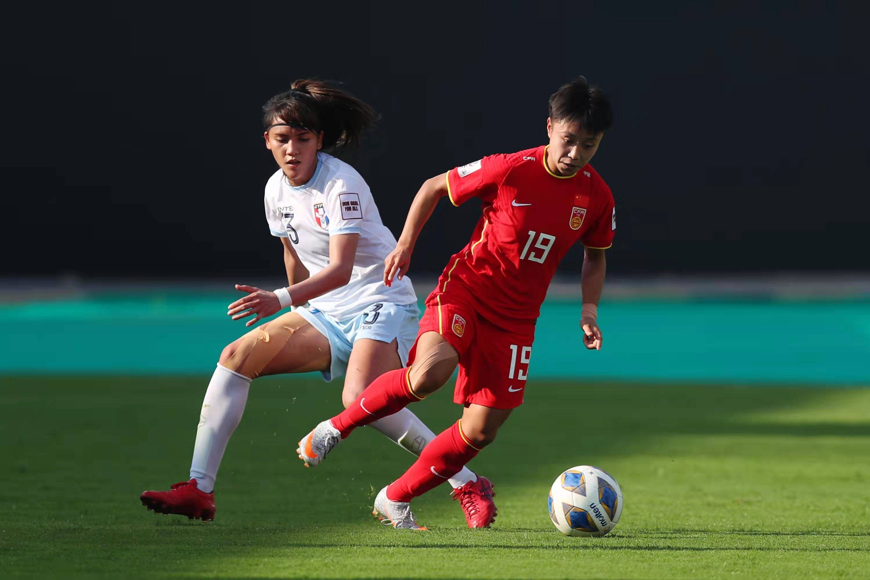 开云体育app-足球女将荣获年度最佳运动员奖，获得认可的简单介绍