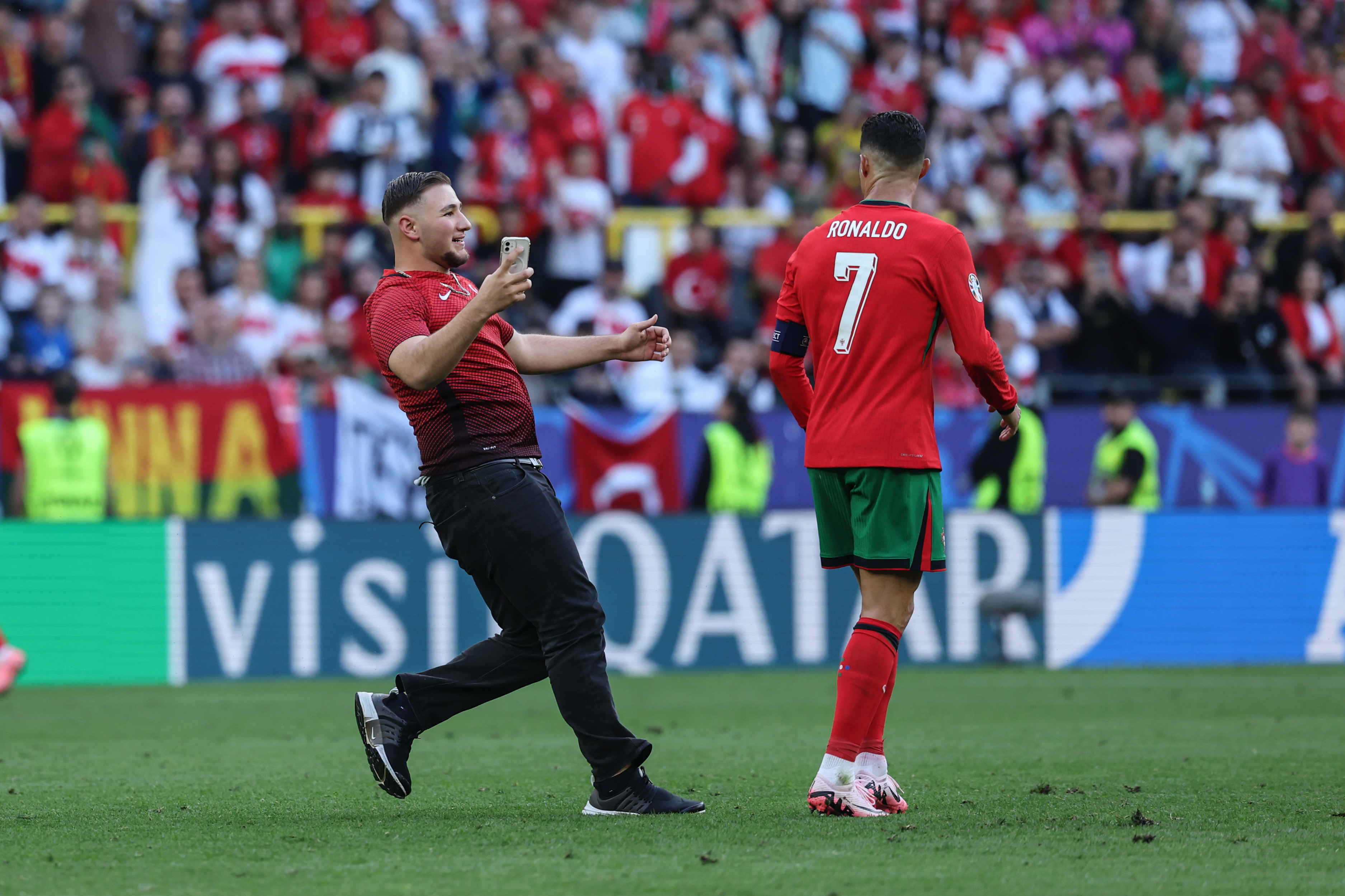 关于欧洲预选赛战况激烈,球员状态亮眼备战决赛的信息 关于欧洲预选赛战况激烈,球员状态亮眼备战决赛的信息