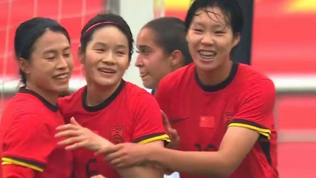 意大利女足比赛中表现强劲,晋级 意大利女足比赛中表现强劲,晋级