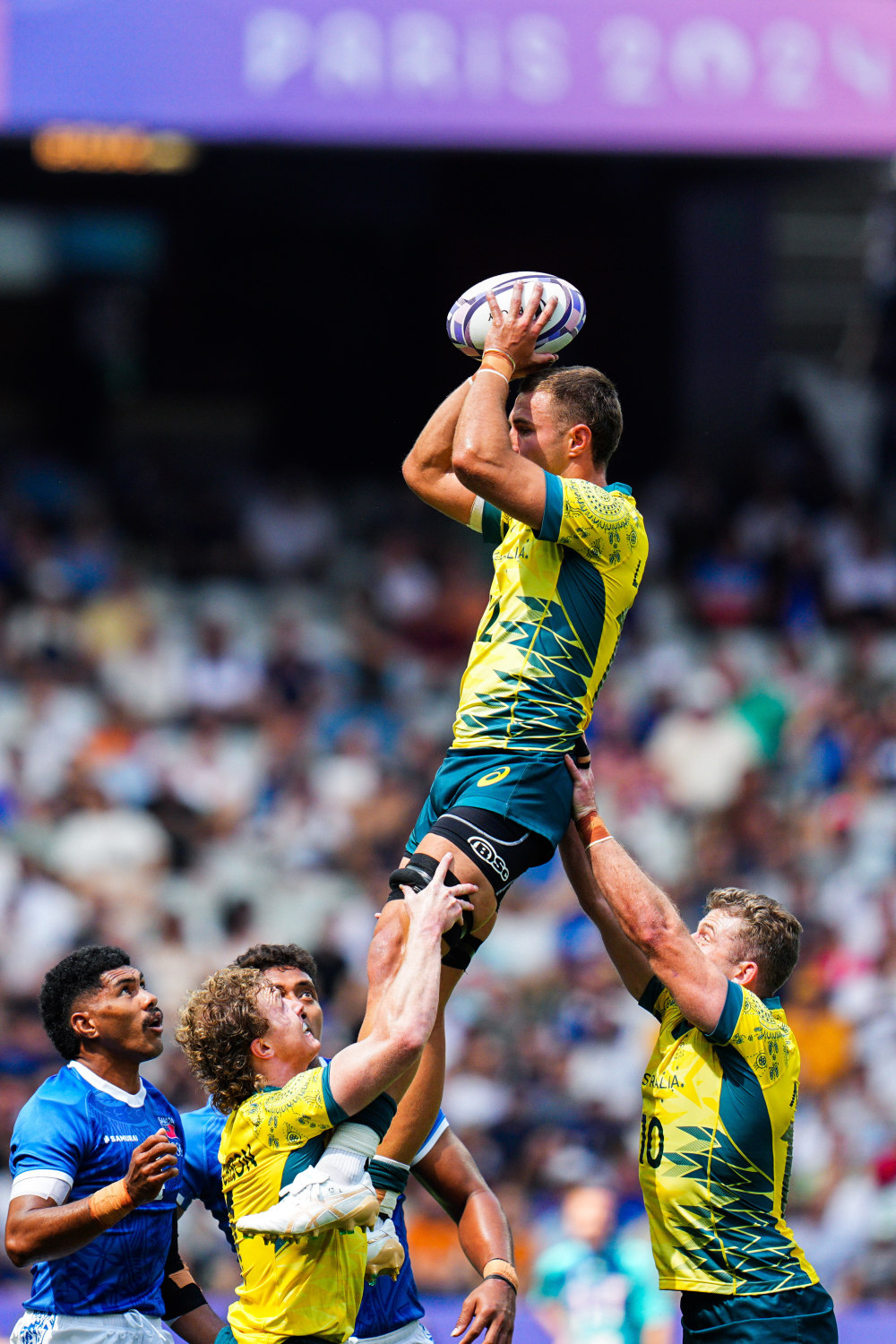 南非队在橄榄球比赛中表现出色