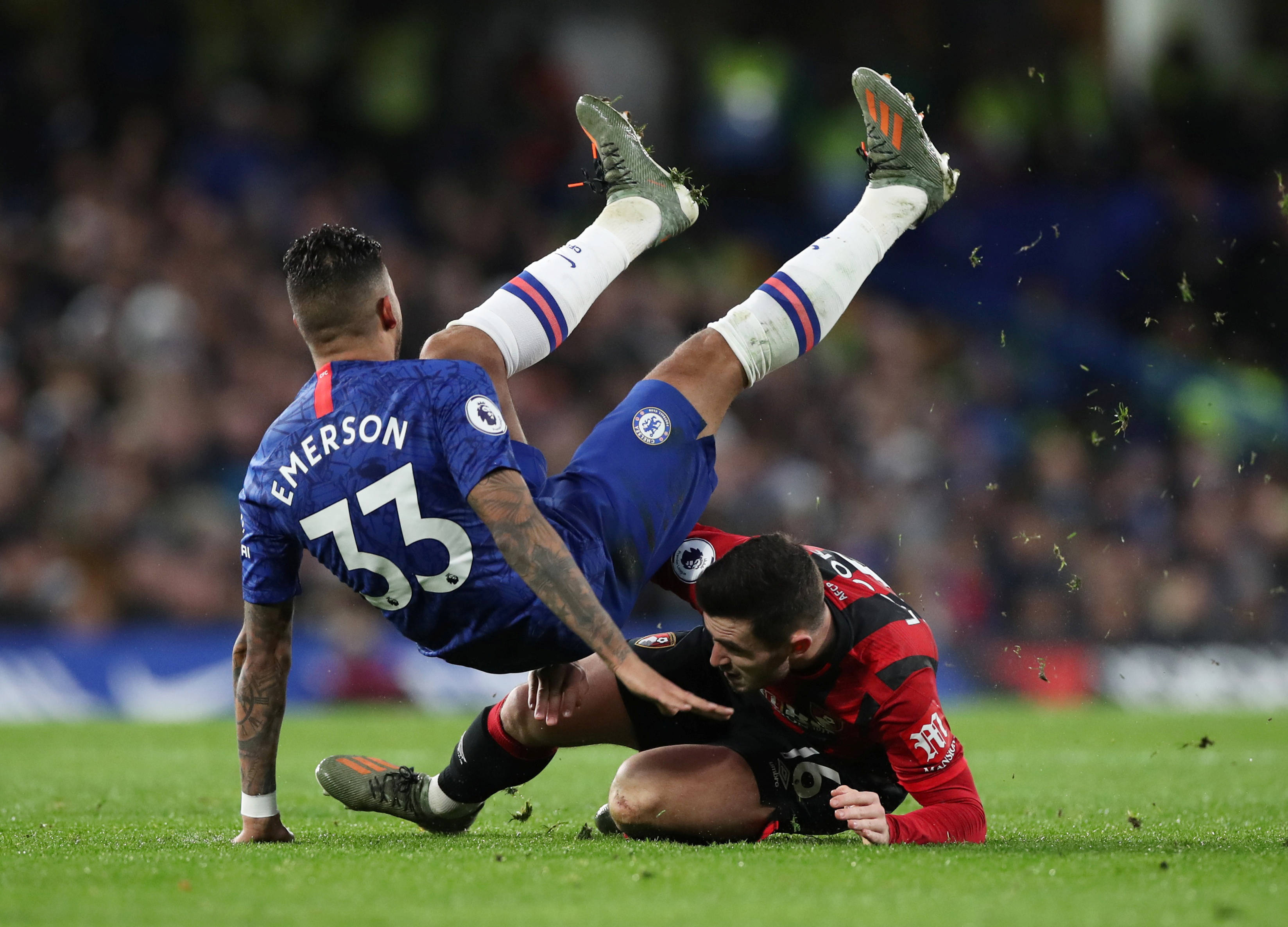 开云体育官网-切尔西客场重振雄风，连胜争冠气势如虹的简单介绍