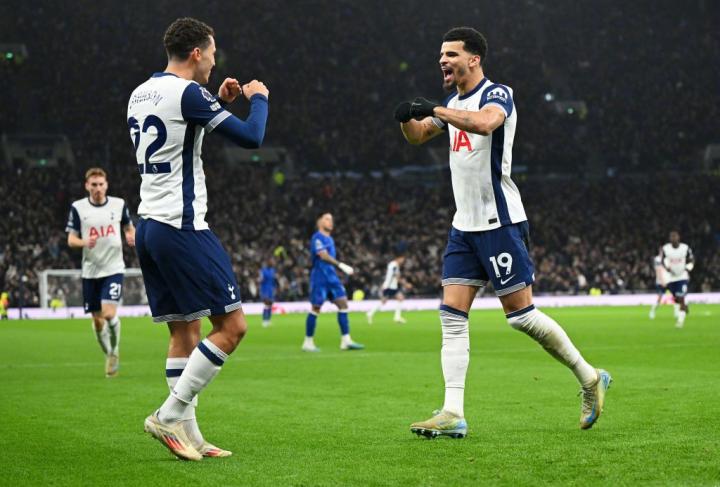 托特纳姆热刺攻陷切尔西主场,获得宝贵分 托特纳姆热刺攻陷切尔西主场,获得宝贵分