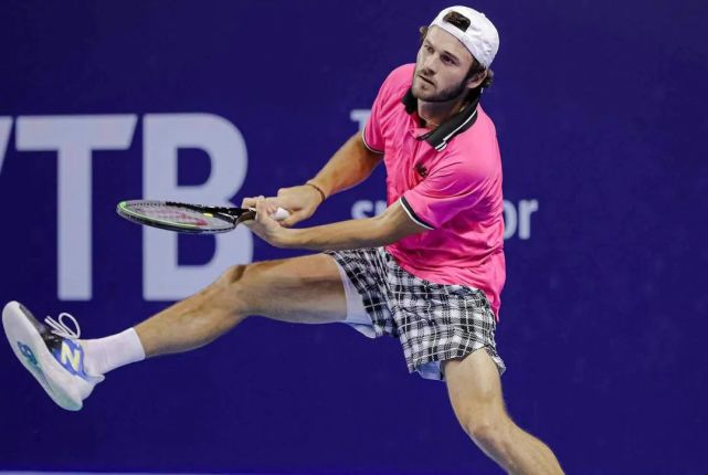 关于南非田径新星夺得头枚奖牌展现实力的信息 关于南非田径新星夺得头枚奖牌展现实力的信息