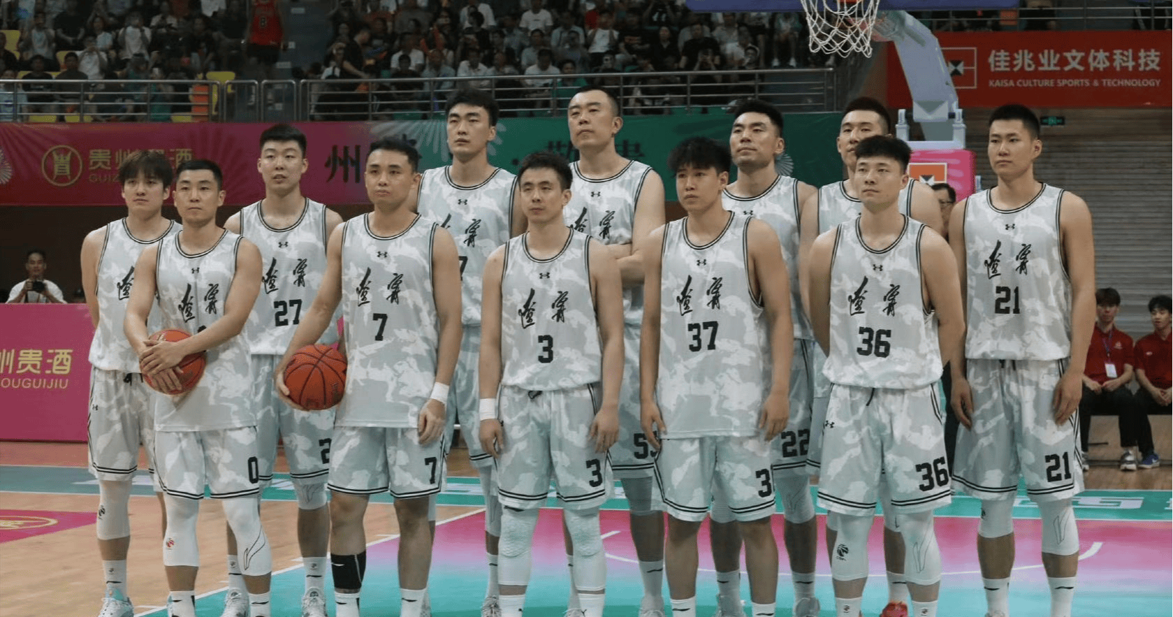 球队战胜劲敌,晋级下一轮比赛 球队战胜劲敌,晋级下一轮比赛