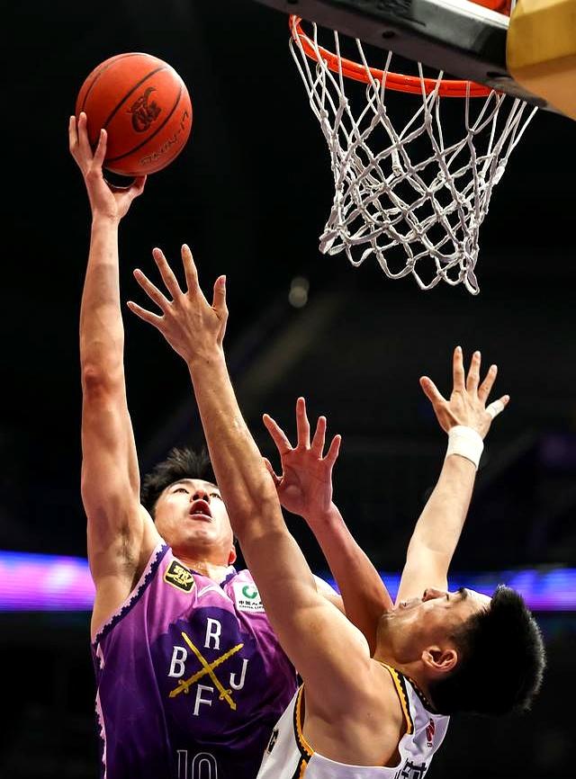 开云体育入口-包含强势侧翼！球员表现出色，中国篮球联赛一触即发的词条