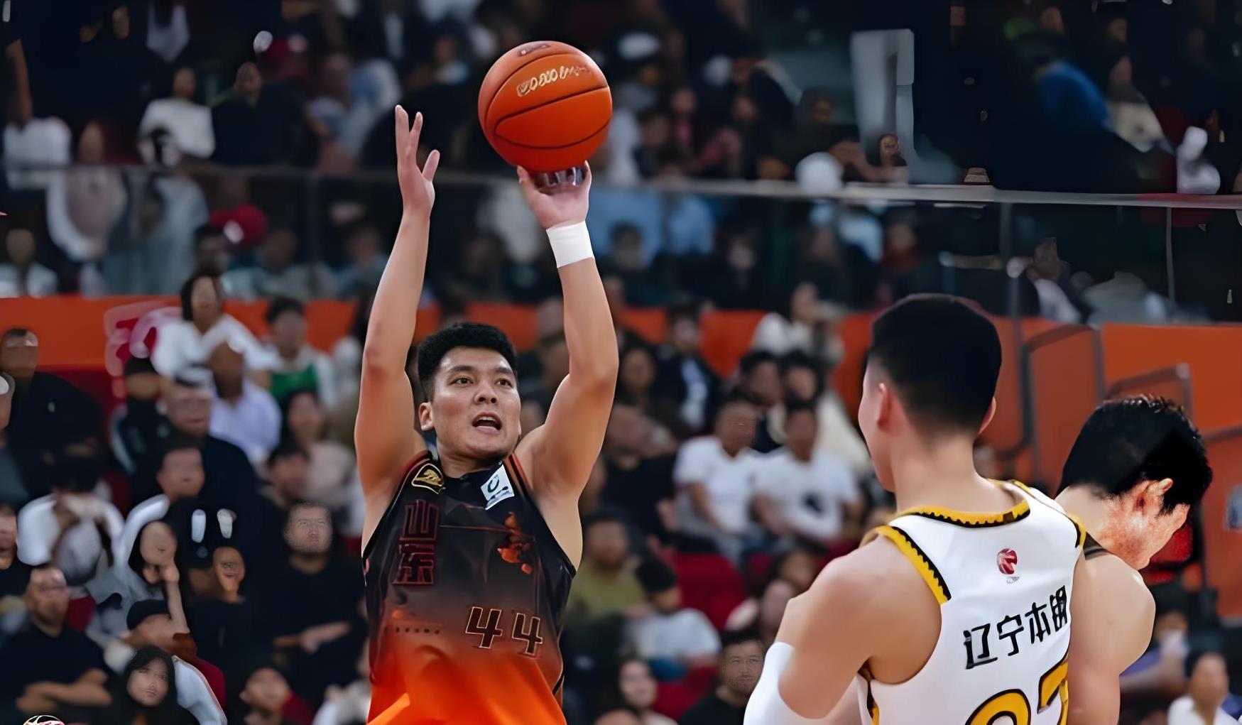 广州队遭遇困难，山东队逆转胜利