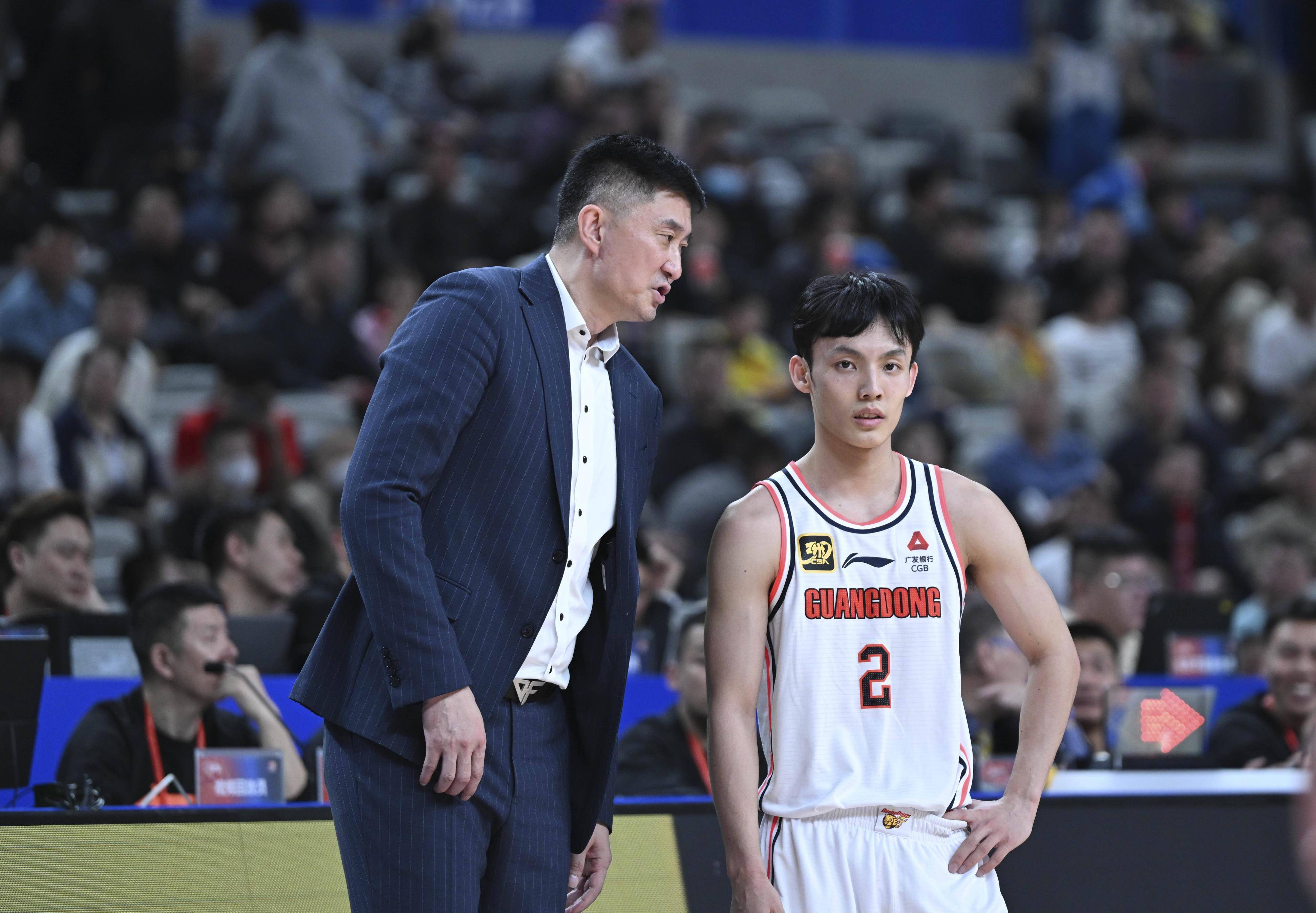 开云体育app-关键时刻惊险上演！球队逆转成功，晋级前进的简单介绍