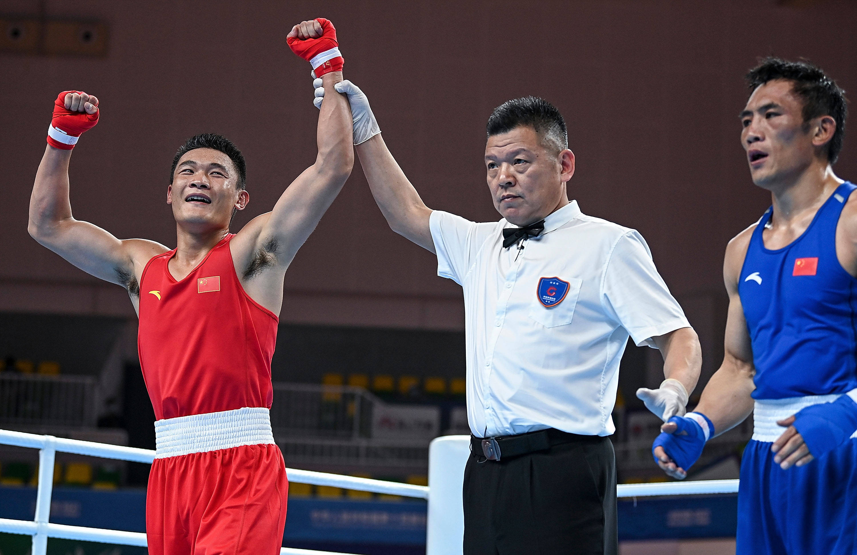 印度代表团在拳击赛事中夺冠 印度代表团在拳击赛事中夺冠