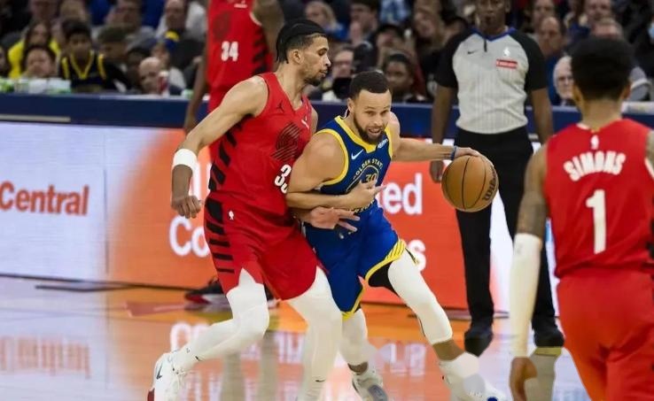 开云体育在线-勇士队连续两场击败开拓者队