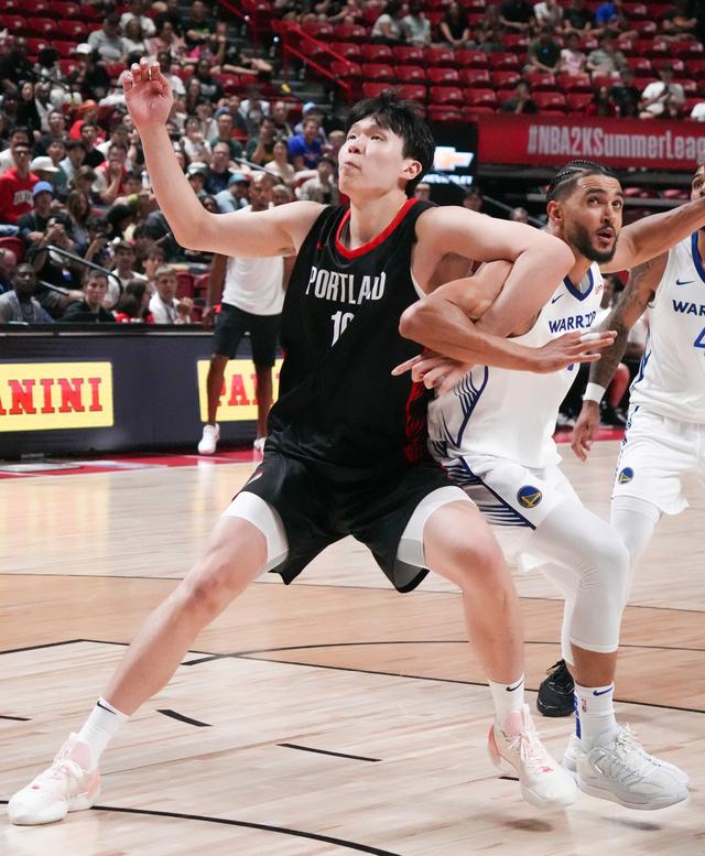 勇士队连续两场击败开拓者队 勇士队连续两场击败开拓者队