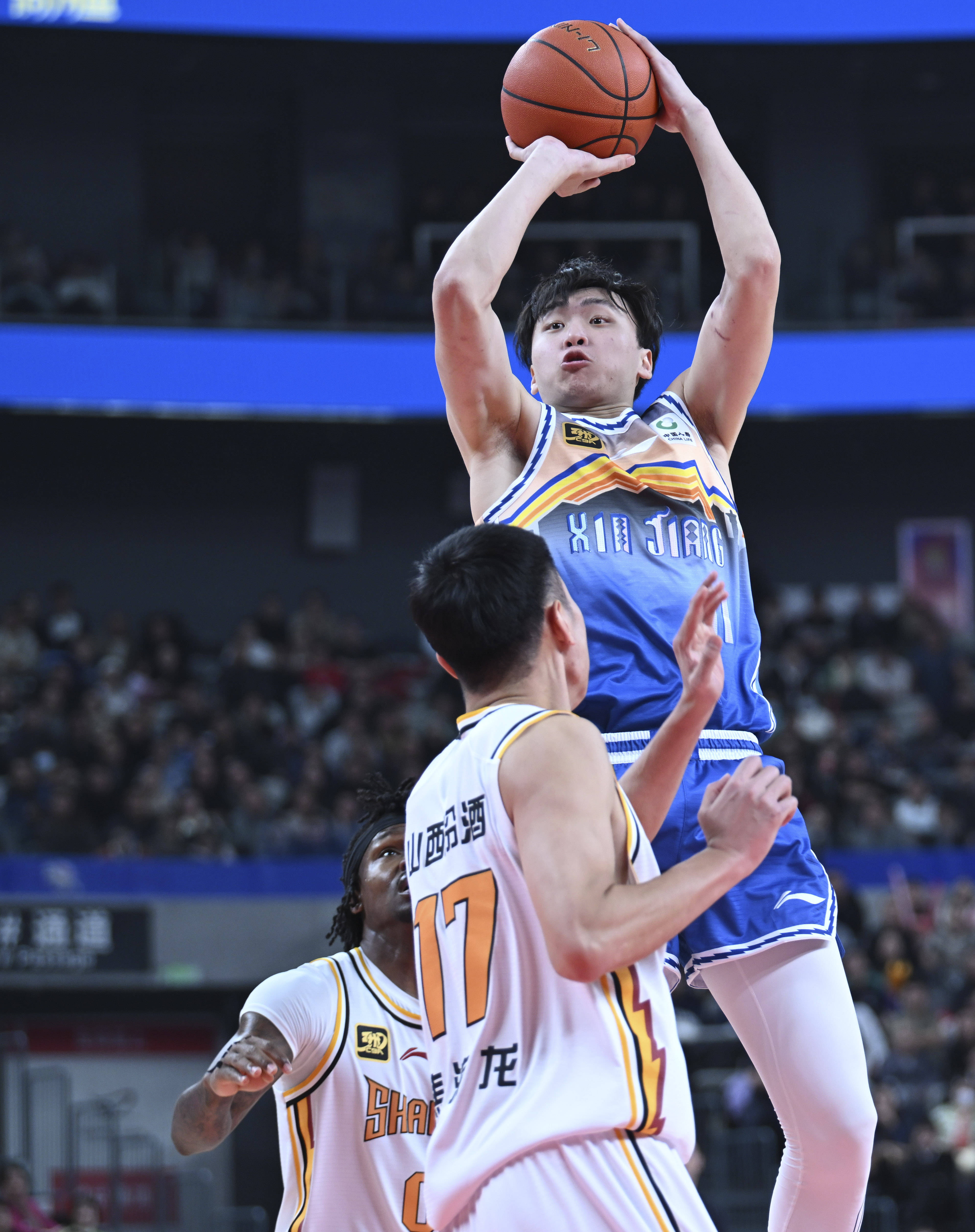 新疆男篮力擒山西队获得胜利