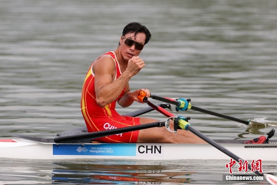 开云体育中国-捷克选手表现优异，获得赛艇单人双桨金牌