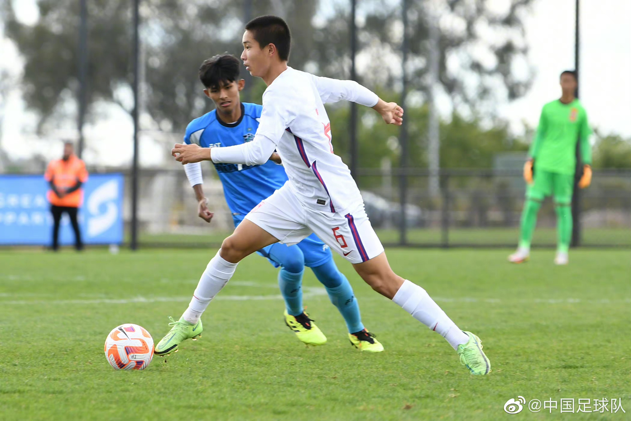 开云体育下载-后备队员替补出场，表现出色令人惊艳