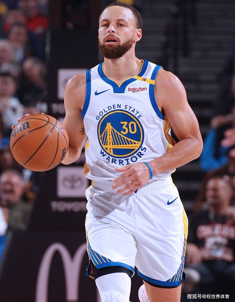 勇士再胜开拓者保持领先优势 勇士再胜开拓者保持领先优势