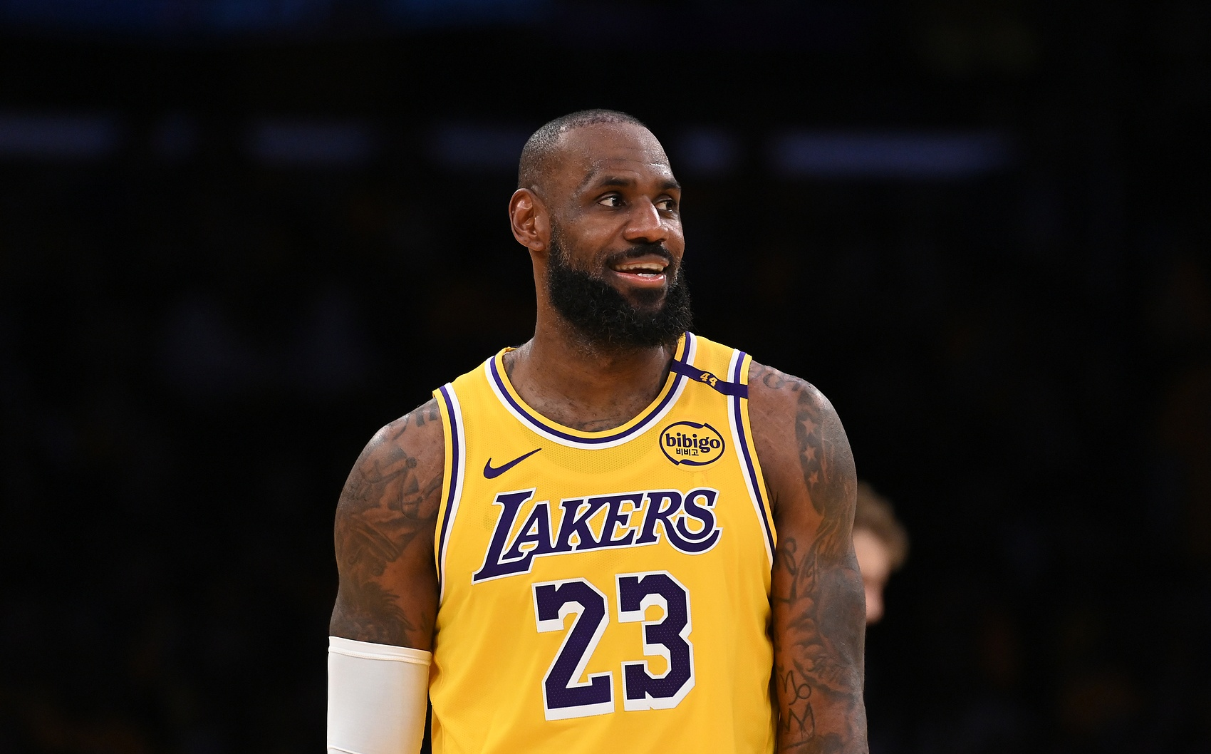 开云体育APP下载-魔术强势国王，詹姆斯高光表现