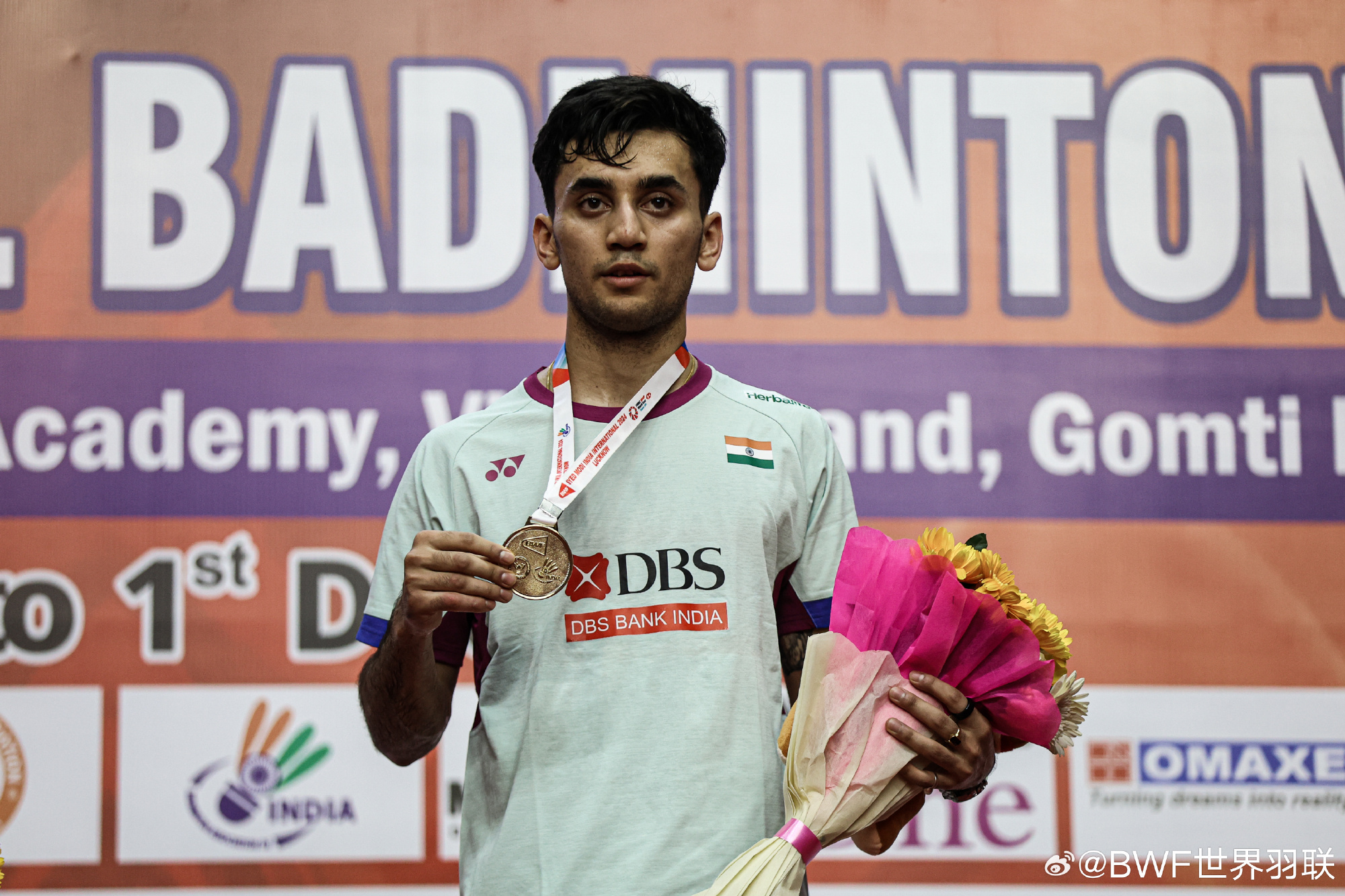 包含中国羽毛球队轻取马来西亚羽毛球队，辛杜送出助攻的词条