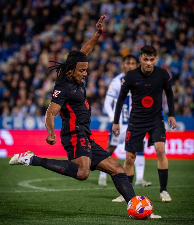 开云体育入口-巴萨逆转里昂，佩德里状态火热