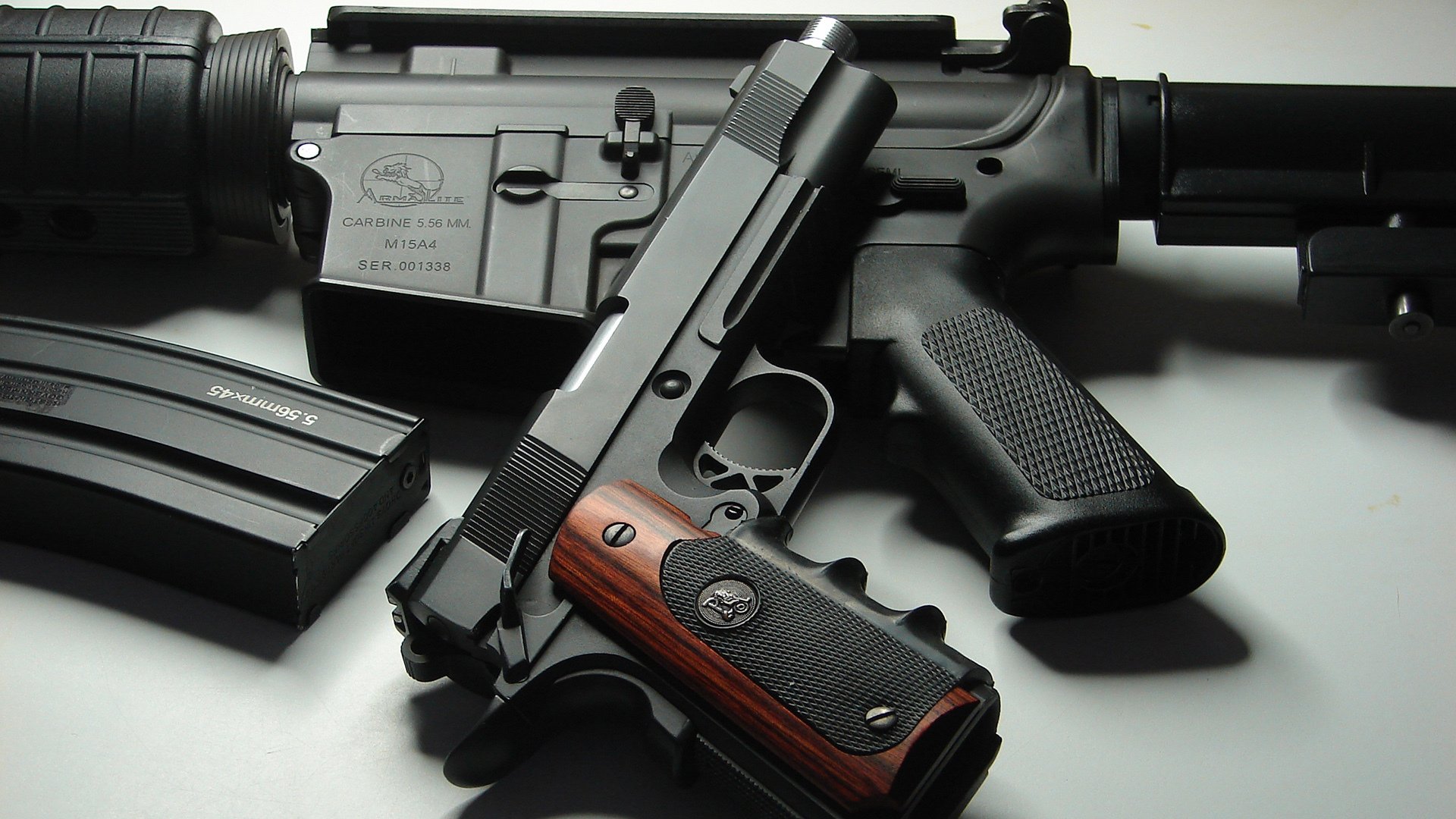 开云体育官网-夜幕下的守护神，拉亚如何用双手托起冠军希望