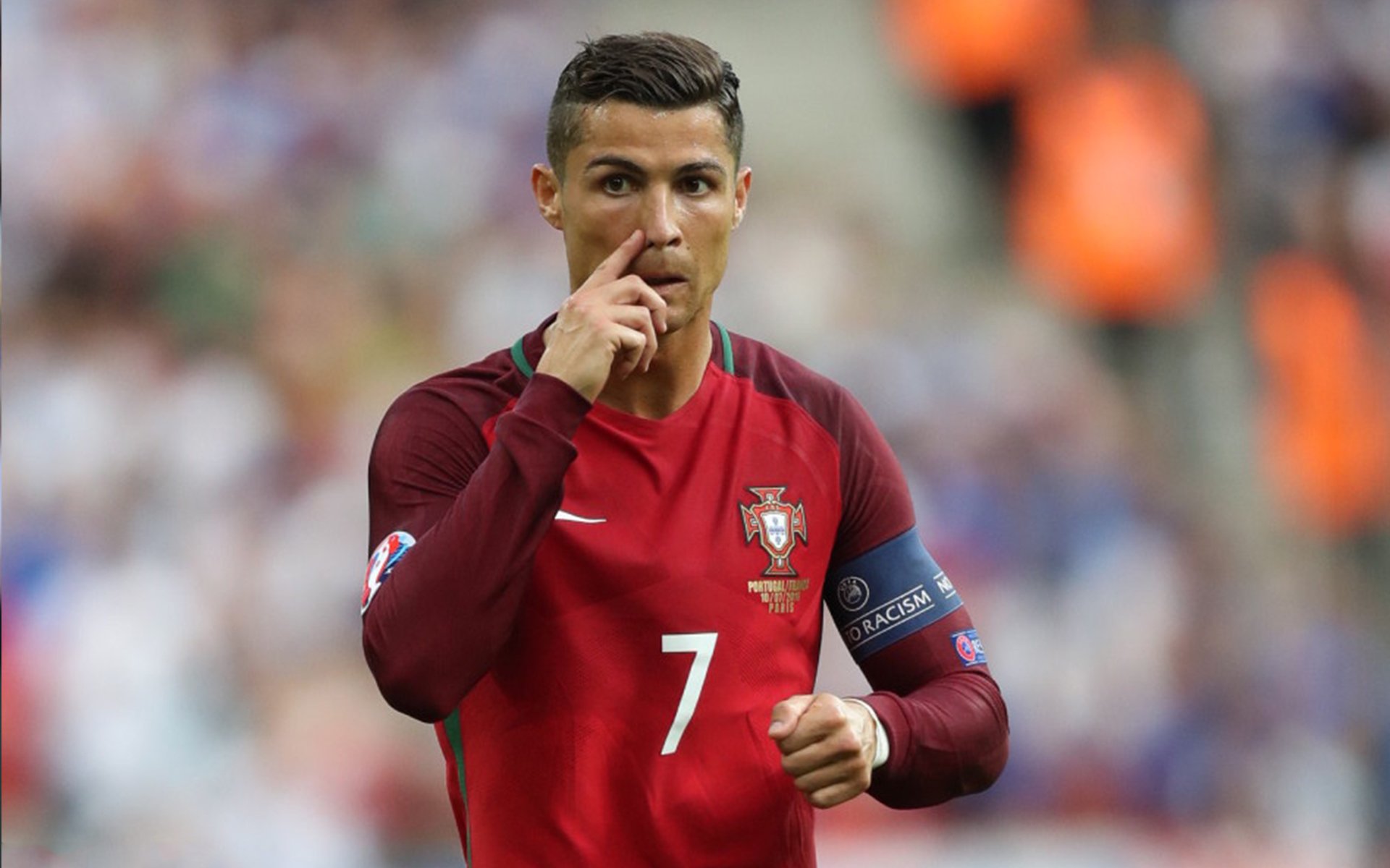 开云体育app-厄瓜多尔节奏掌控力压新西兰，姆巴佩巨星价值闪耀全场—足球世界中的战术与明星辉映